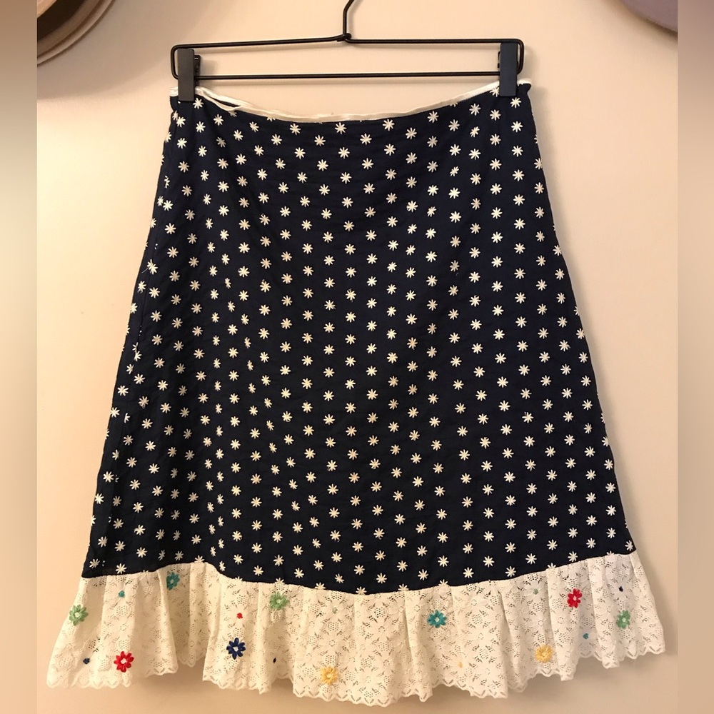 Vintage Anthropologie Snak Navy and Cream Embroidered Floral Skirt Size 4